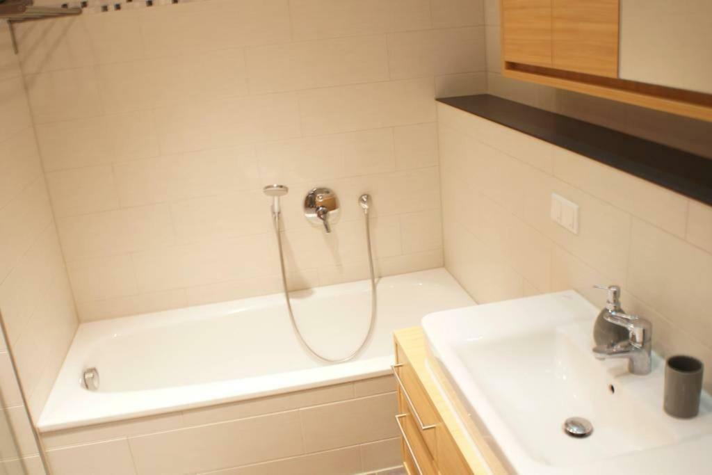 Einzelnwohnung Mit Eigenem Eingang Weingarten  Buitenkant foto